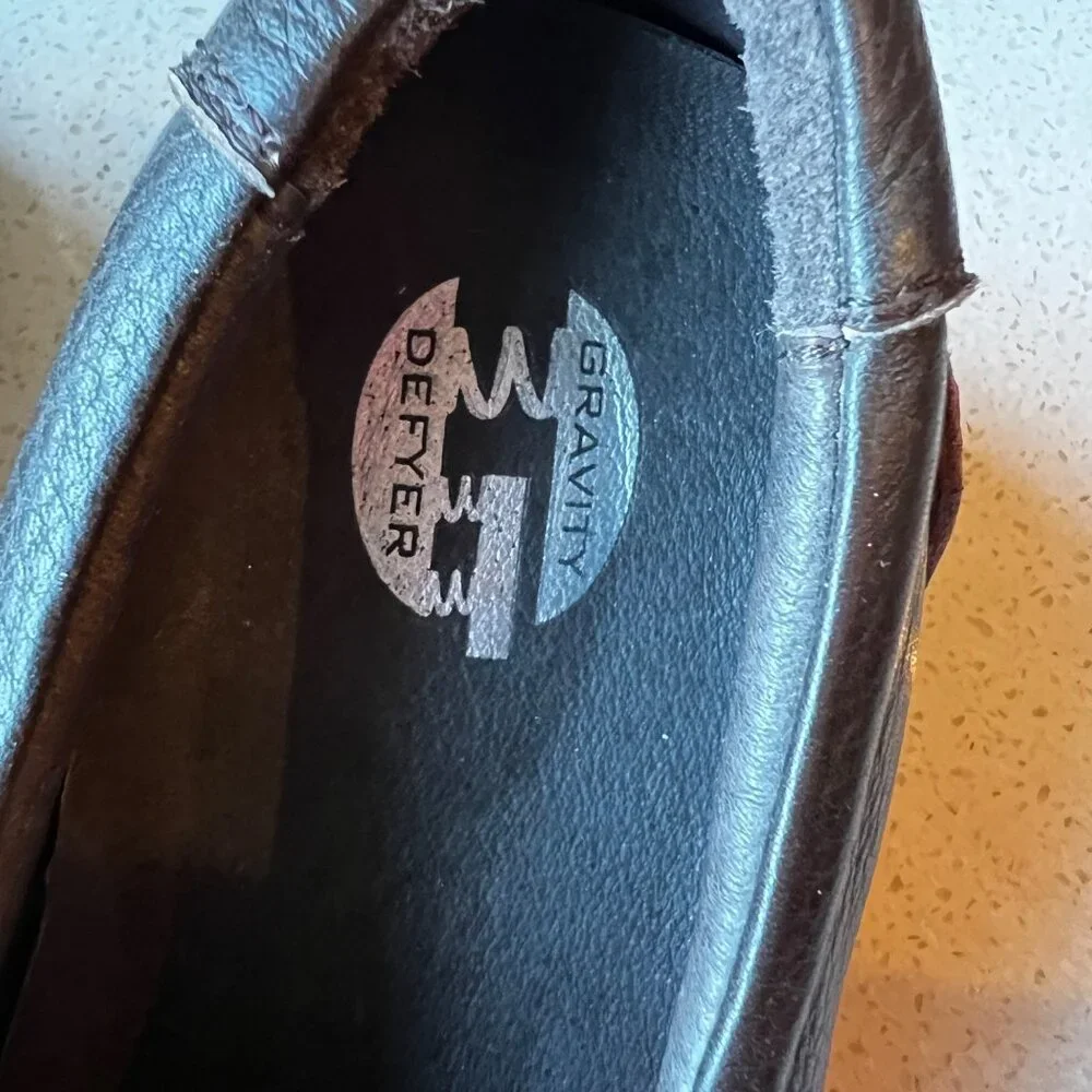 Gravity Defyer Men’s Size 11.5 Loafers Brown Pebble Finish EUC Leather Pig Skin